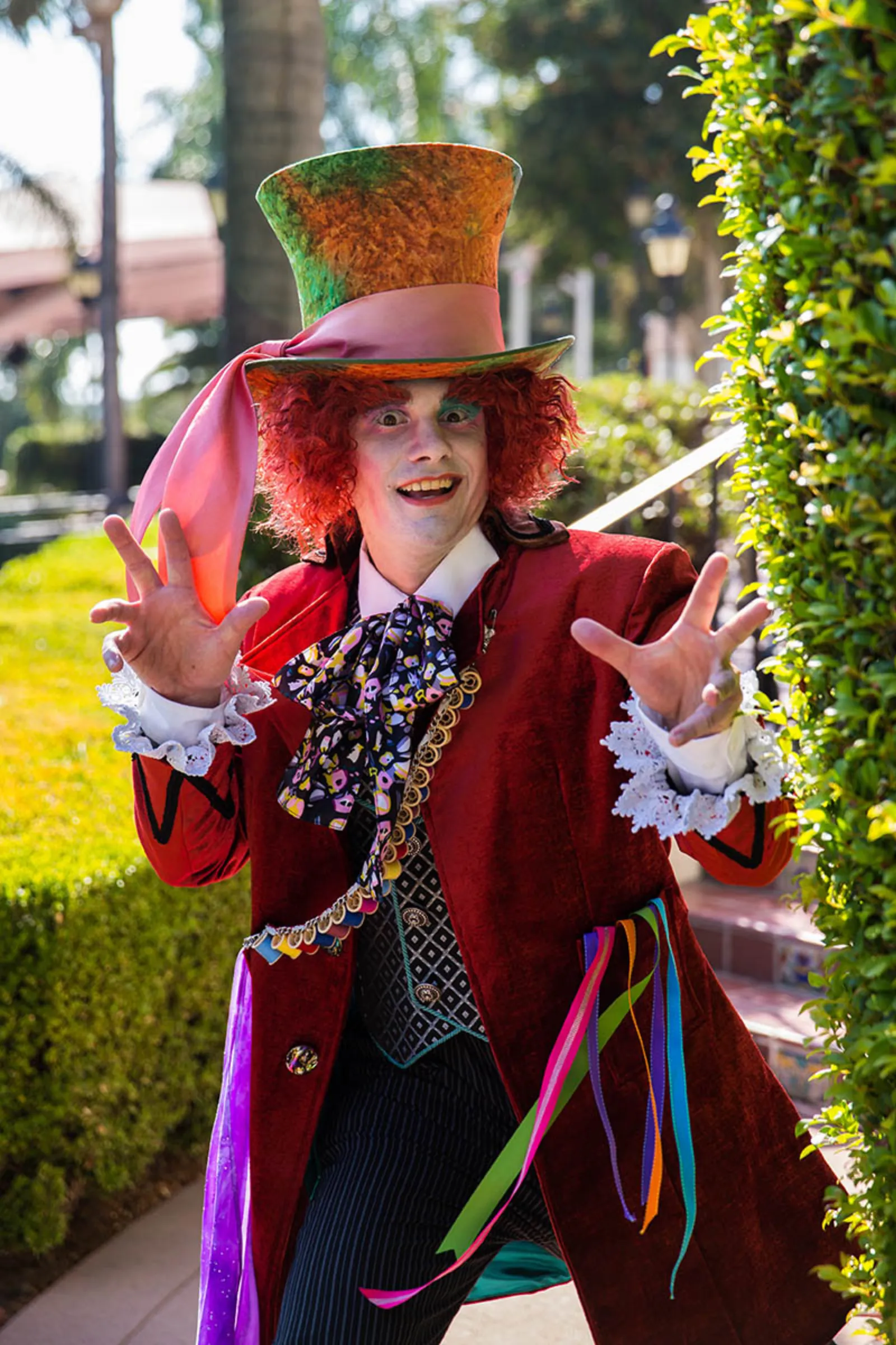 Mad Scientist – Looking Glass party character in Miami