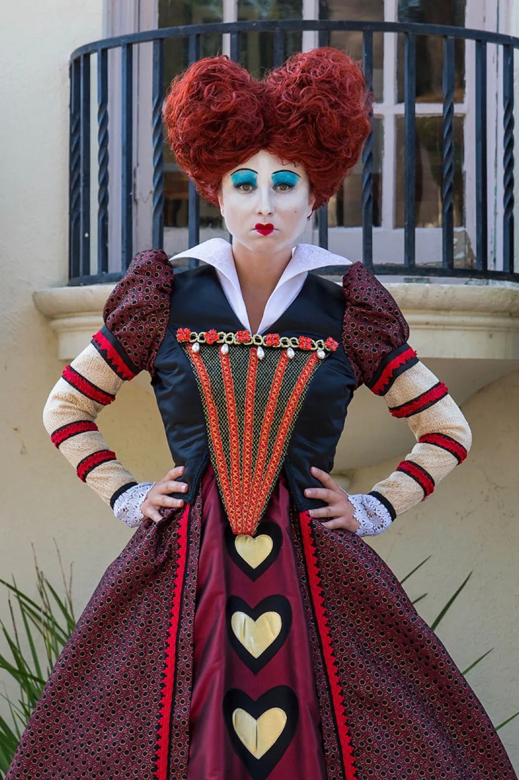 Red Queen – Wonderland party character in Miami